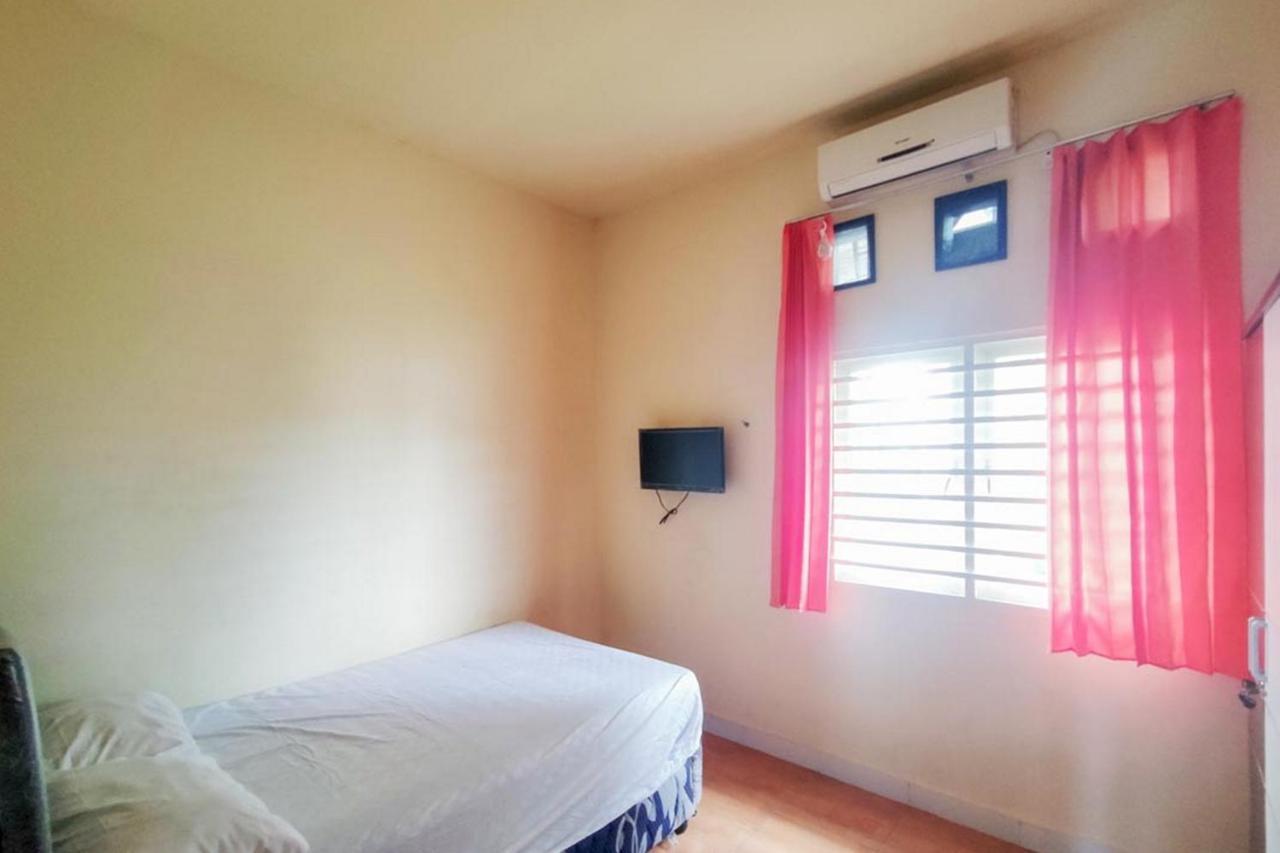 Chandra Graha Guesthouse Palu Exterior photo