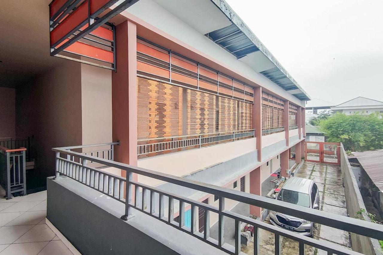 Chandra Graha Guesthouse Palu Exterior photo