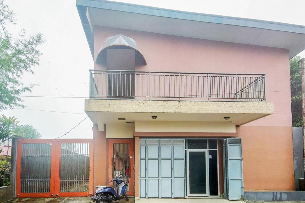 Chandra Graha Guesthouse Palu Exterior photo